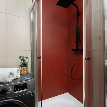 アパート Stylish Air Conditioned With Balcony And View By Renters *