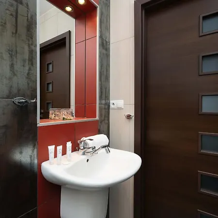 アパート Stylish Air Conditioned With Balcony And View By Renters カトヴィツェ