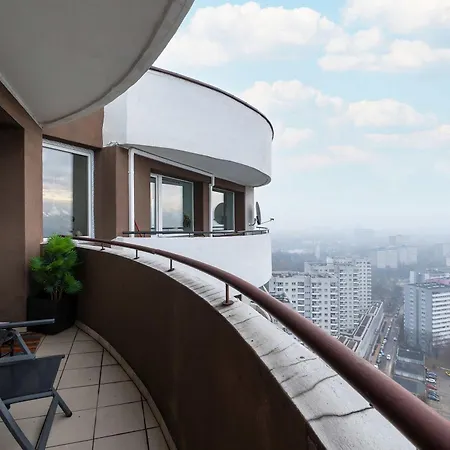 Stylish Air Conditioned With Balcony And View By Renters *